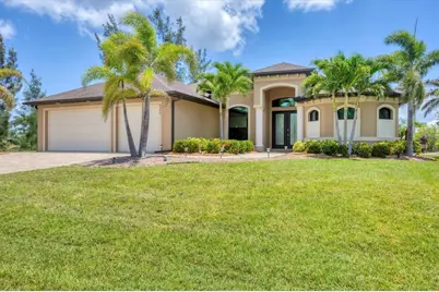 8400 Antwerp Circle, Port Charlotte, FL 33981 - Photo 5