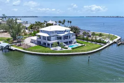 565 Green Dolphin Drive S, Placida, FL 33946 - Photo 1