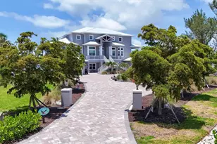 565 Green Dolphin Dr S, Placida, FL 33946 - Photo 7