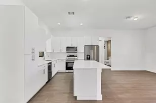 10242 Hallendale Dr, Port Charlotte, FL 33981 - Photo 9