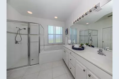 202 Lake Victoria Court, Englewood, FL 34223 - Photo 5