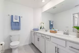 12550 Galapagos Ct, Venice, FL 34293 - Photo 13