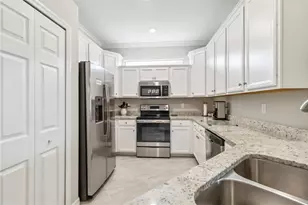 24028 Canterwood Wy, Venice, FL 34293 - Photo 17