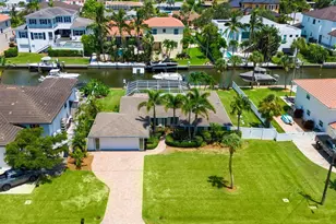 1613 Shelburne Ln, Sarasota, FL 34231 - Photo 1