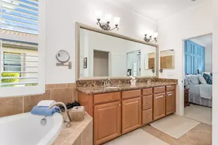 20460 Granlago Dr, Venice, FL 34293 - Photo 27