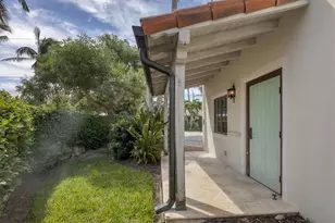 1021 10th St W, Boca Grande, FL 33921 - Photo 3