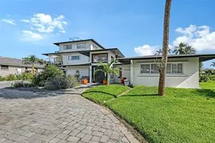 608 Gardenia Dr, Venice, FL 34285 - Photo 7