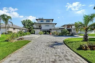 608 Gardenia Dr, Venice, FL 34285 - Photo 9