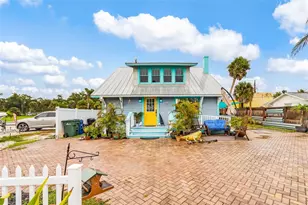 530 W Green St, Englewood, FL 34223 - Photo 3