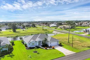 39 Medalist Cir, Rotonda West, FL 33947 - Photo 5