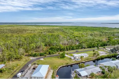 4203 Hollis Avenue, Port Charlotte, FL 33953 - Photo 9