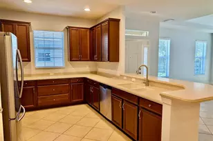 2585 Cortenova Ct, Venice, FL 34292 - Photo 9