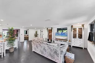 1651 Lakeview Pl, Englewood, FL 34223 - Photo 9