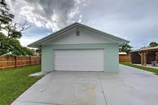 415 Yale St, Englewood, FL 34223 - Photo 7