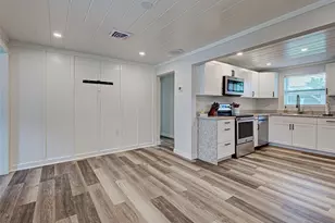 425 Yale St, Englewood, FL 34223 - Photo 7