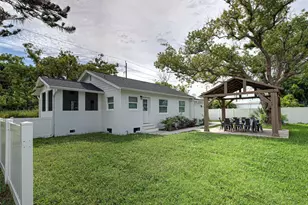 611 W Wentworth St, Englewood, FL 34223 - Photo 9