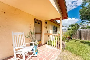 120 W Perry Ln, Englewood, FL 34223 - Photo 5