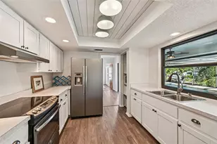 560 Sandlor Dr, Englewood, FL 34223 - Photo 5