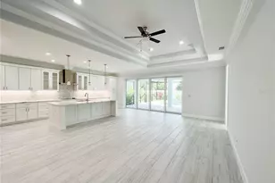 5217 Willow Lake Ct, Sarasota, FL 34233 - Photo 7