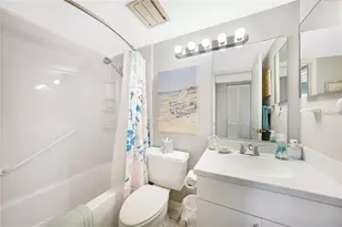 404 Cerromar Cir N, Venice, FL 34293 - Photo 25