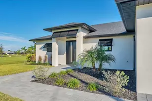 242 Brig Cir W, Placida, FL 33946 - Photo 3