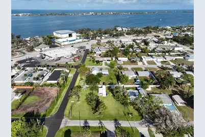 140 Riverview Avenue, Englewood, FL 34223 - Photo 13