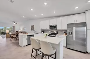 12520 Galapagos Ct, Venice, FL 34293 - Photo 5