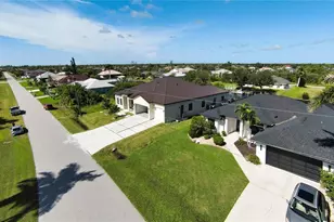 9222 Rosebud Cir, Port Charlotte, FL 33981 - Photo 7