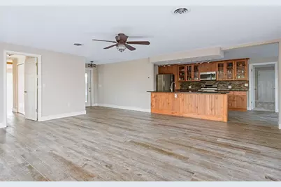 300 E Bay Heights Avenue, Englewood, FL 34223 - Photo 5