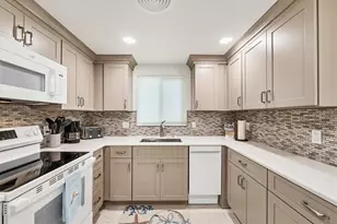 1245 Holiday Dr, Englewood, FL 34223 - Photo 11