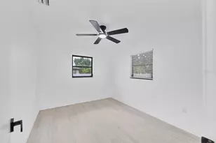 948 Andrews Ave NW, Port Charlotte, FL 33948 - Photo 27