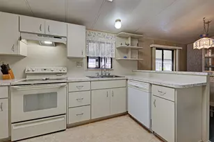 137 N Fiji Cir, Englewood, FL 34223 - Photo 17