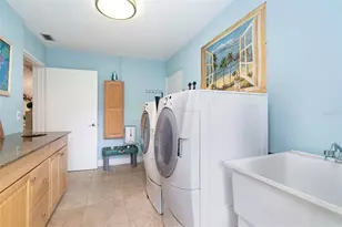 1648 Shelburne Ln, Sarasota, FL 34231 - Photo 31