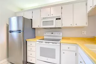 404 Cerromar Cir N, Venice, FL 34293 - Photo 13