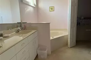 858 Tartan Dr, Venice, FL 34293 - Photo 13