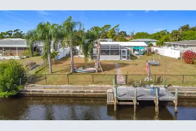 551 W Tarpon Boulevard NW, Port Charlotte, FL 33952 - Photo 3