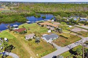 2050 Oyster Creek Dr, Englewood, FL 34224 - Photo 9