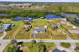 2050 Oyster Creek Dr, Englewood, FL 34224 - Photo 5