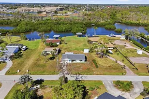 2050 Oyster Creek Dr, Englewood, FL 34224 - Photo 7