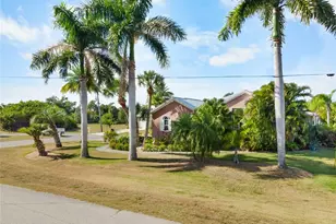 208 Antilla Dr, Rotonda West, FL 33947 - Photo 59