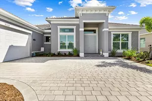 8568 Shr Lk Dr, Englewood, FL 34224 - Photo 3