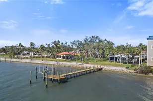 918 Edgewater Dr, Englewood, FL 34223 - Photo 3