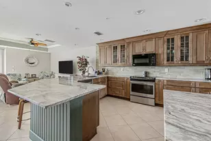 8005 Bay Pointe Dr, Englewood, FL 34224 - Photo 17