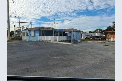 1075 S McCall Road, Englewood, FL 34223 - Photo 3