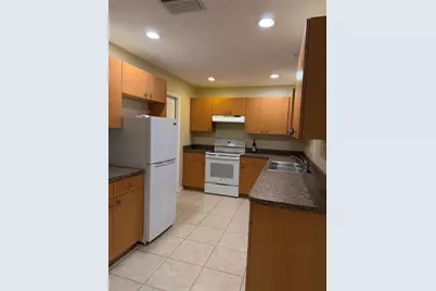 4717 Hollingsworth Avenue, Sarasota, FL 34233 - Photo 5