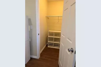 4717 Hollingsworth Avenue, Sarasota, FL 34233 - Photo 15