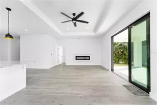 27 Bunker Ct, Rotonda West, FL 33947 - Photo 9