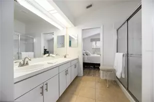 271 Fareham Dr, Venice, FL 34293 - Photo 29