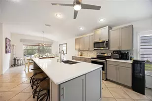 271 Fareham Dr, Venice, FL 34293 - Photo 17