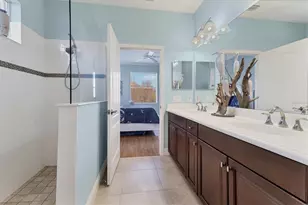 10810 Lerwick Cir, Englewood, FL 34223 - Photo 29